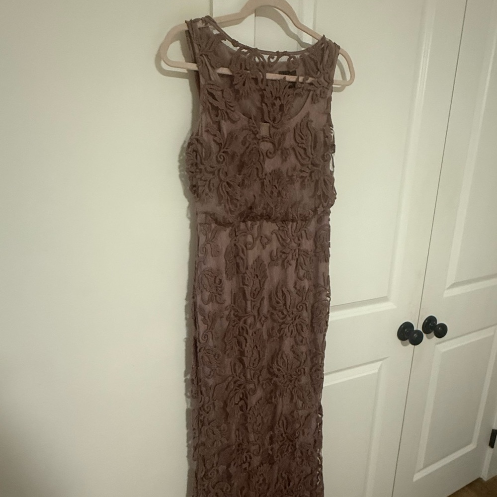 Adrianna Papell size 4 Elegant Lace Sleeveless Dress - Brown worn once